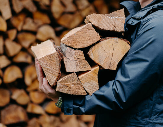 Küttepuud I Küttepuude müük I Küttepuude tellimine I Kuivad küttepuud I Harjupuu.ee