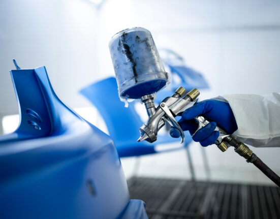 Sõidukite kere-ja värvitööd I Plekk ja Värv Autoteeninduse OÜ I Suur-Sõjamäe 29a, Tallinn, 11415