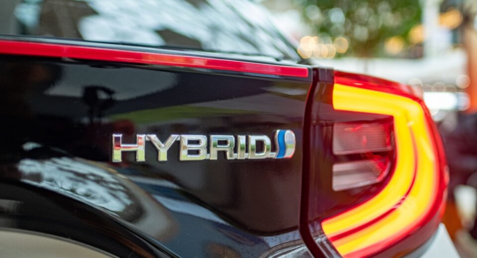 Hybriid autod